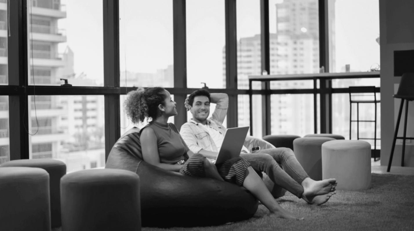 Teilnehmer bei Gruppenarbeit